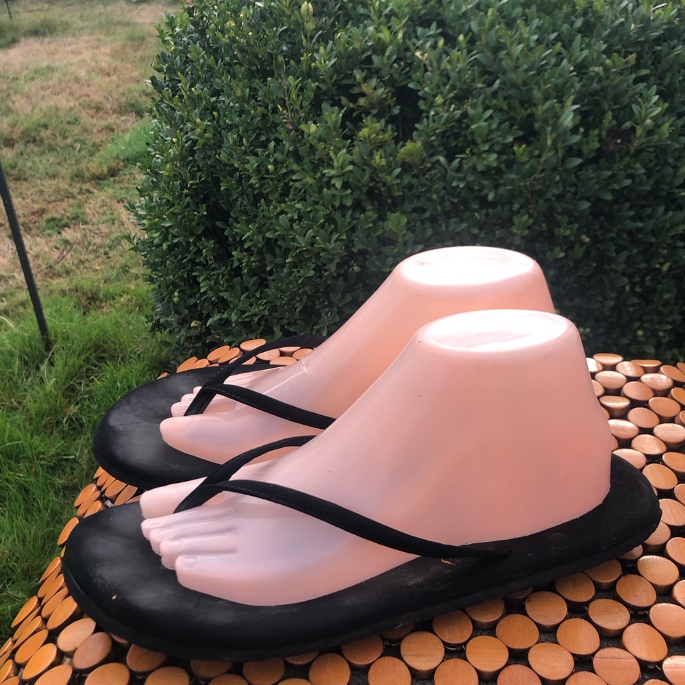 Flojos Women’s Black Flip Flop Sandals - Casual Beach Slides Size 10.5